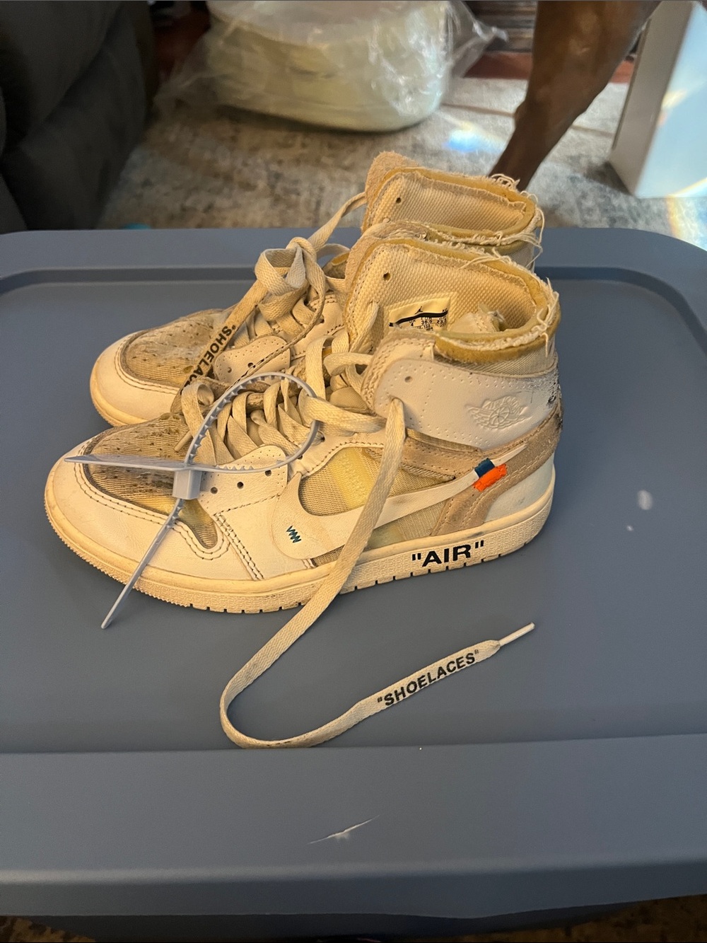 Off-White x Air Jordan 1 High White with Orange Accent (Kids)